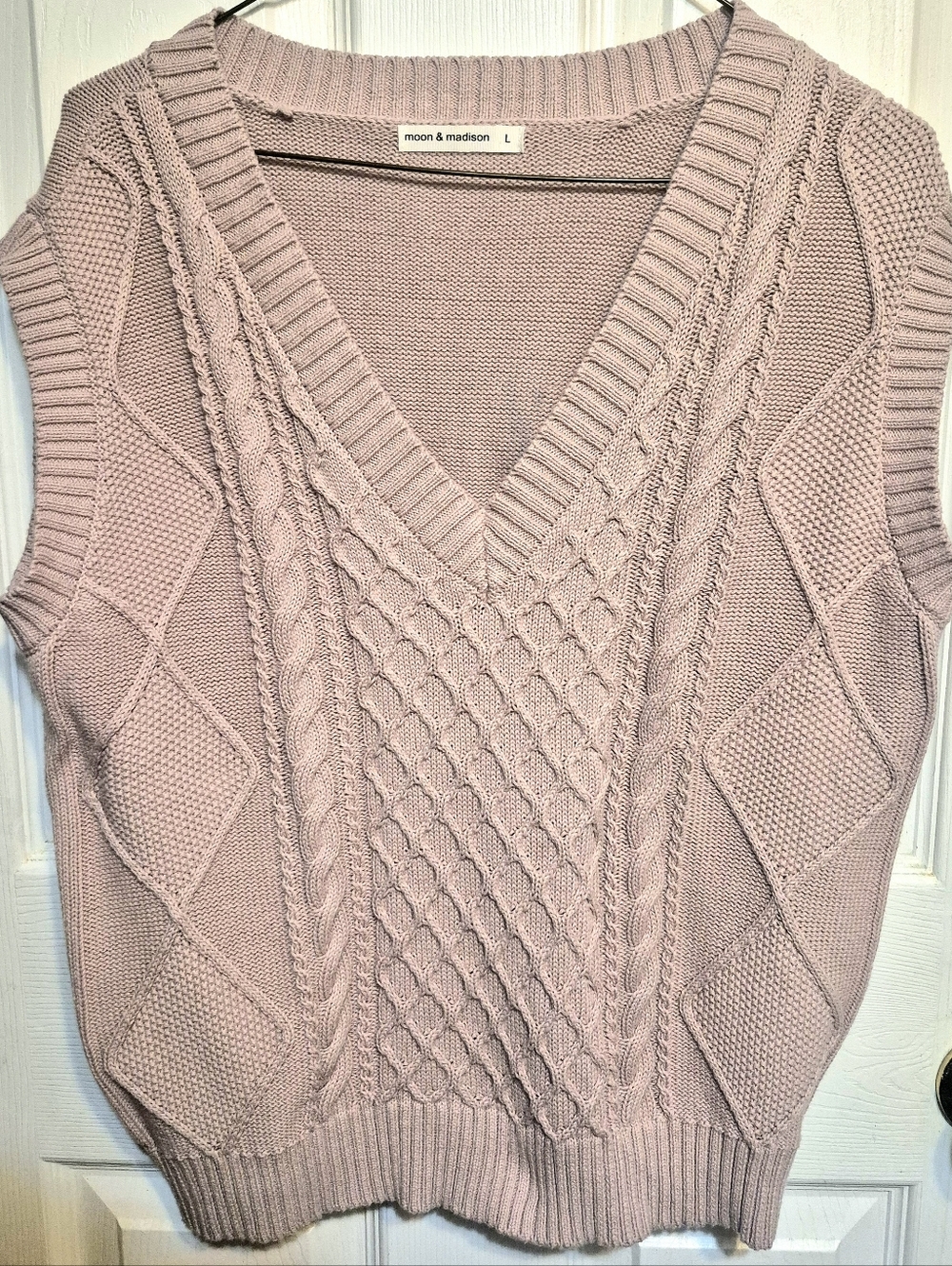 Moon & Madison Dusty Blush Cable-Knit V-Neck Sweater Vest Size Large 100% Cotton